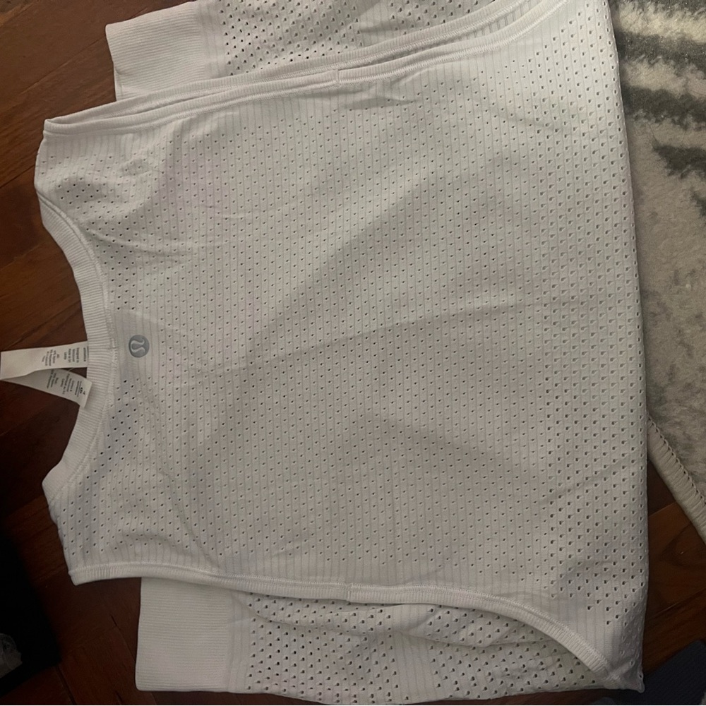 Lulu white tank size 4